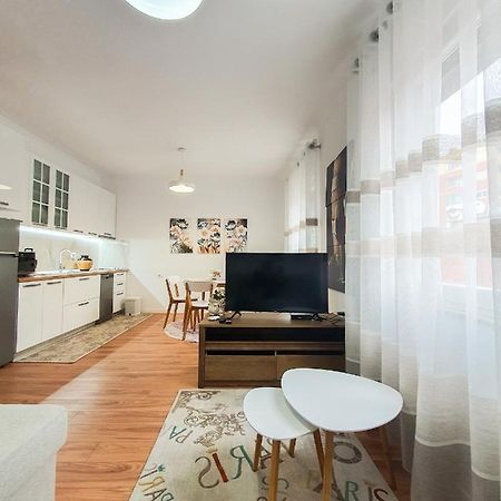Vila Kodra Tirana Exteriör bild