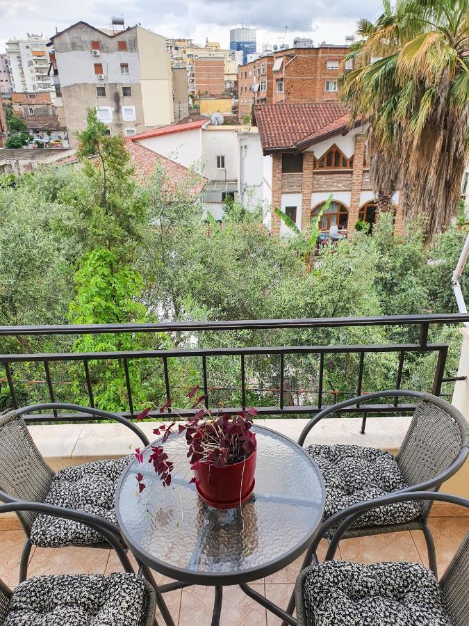 Vila Kodra Tirana Exteriör bild