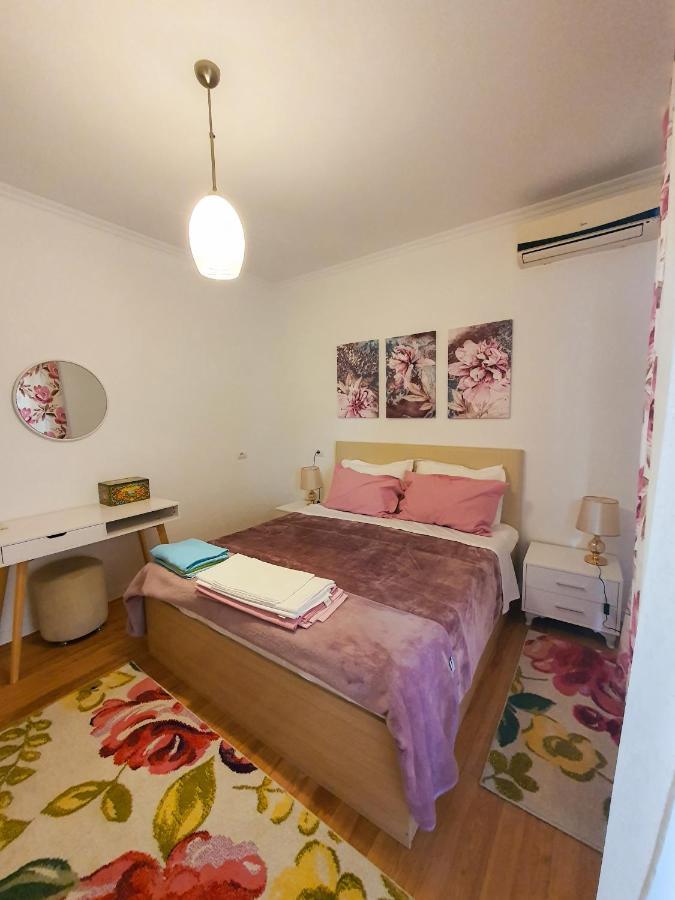 Vila Kodra Tirana Exteriör bild