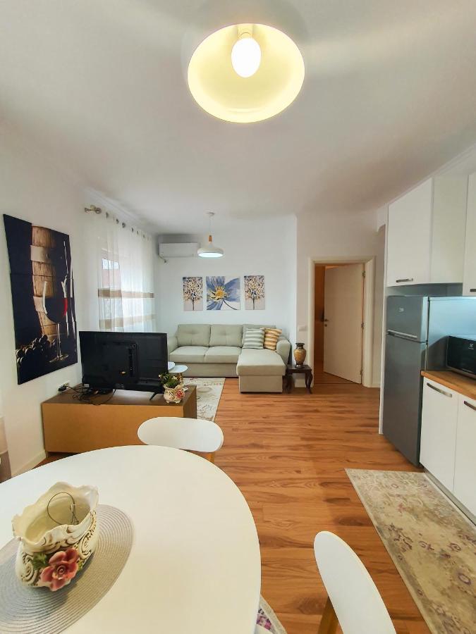 Vila Kodra Tirana Exteriör bild