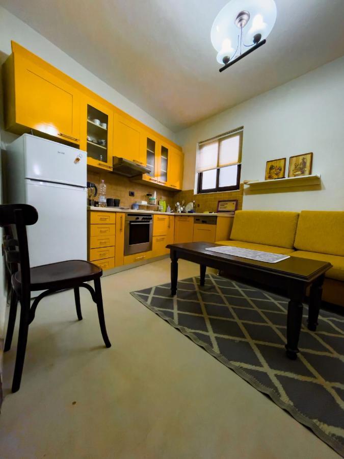 Vila Kodra Tirana Exteriör bild
