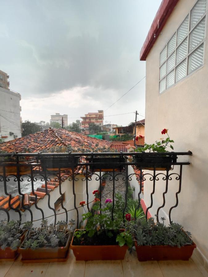 Vila Kodra Tirana Exteriör bild