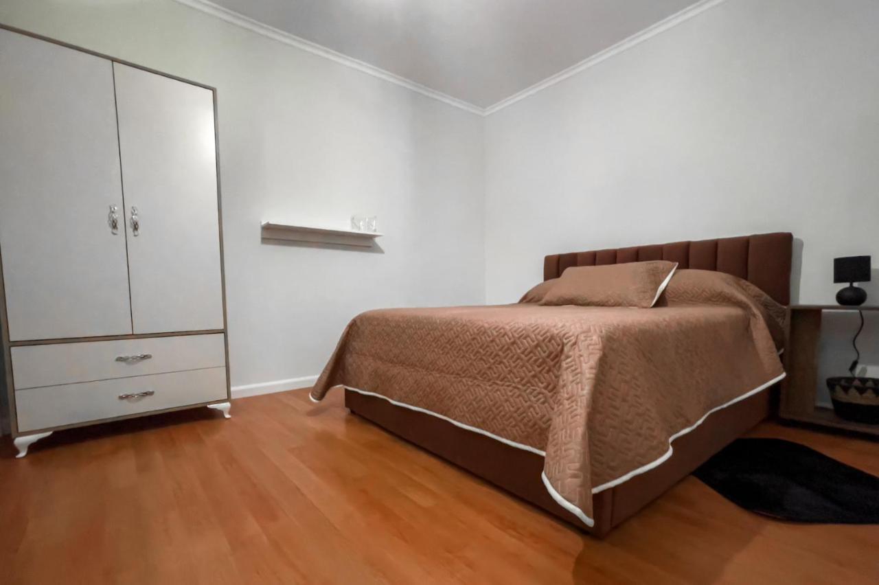 Vila Kodra Tirana Exteriör bild